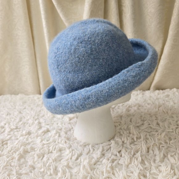 Beautiful Vintage Baby Blue Wool Hat Hand Made in Romania - Picture 2 of 5